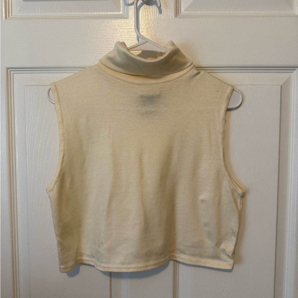 White Stag Cream Sleeveless Crop Tank Top